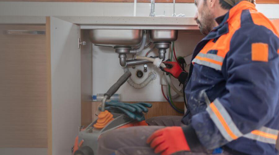 Professional slab leak plumber services in Pipe Creek, TX